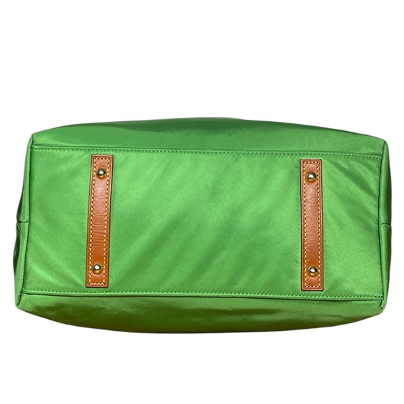 DOONEY & BOURKE LARGE NYLON & LEATHER LOGO LOCK SHOULDER BAG - Picture 5 of 16